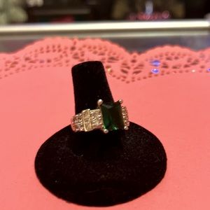 .925 Sterling Silver Emerald Princess Cut with Simulated Diamonds SZ - 8